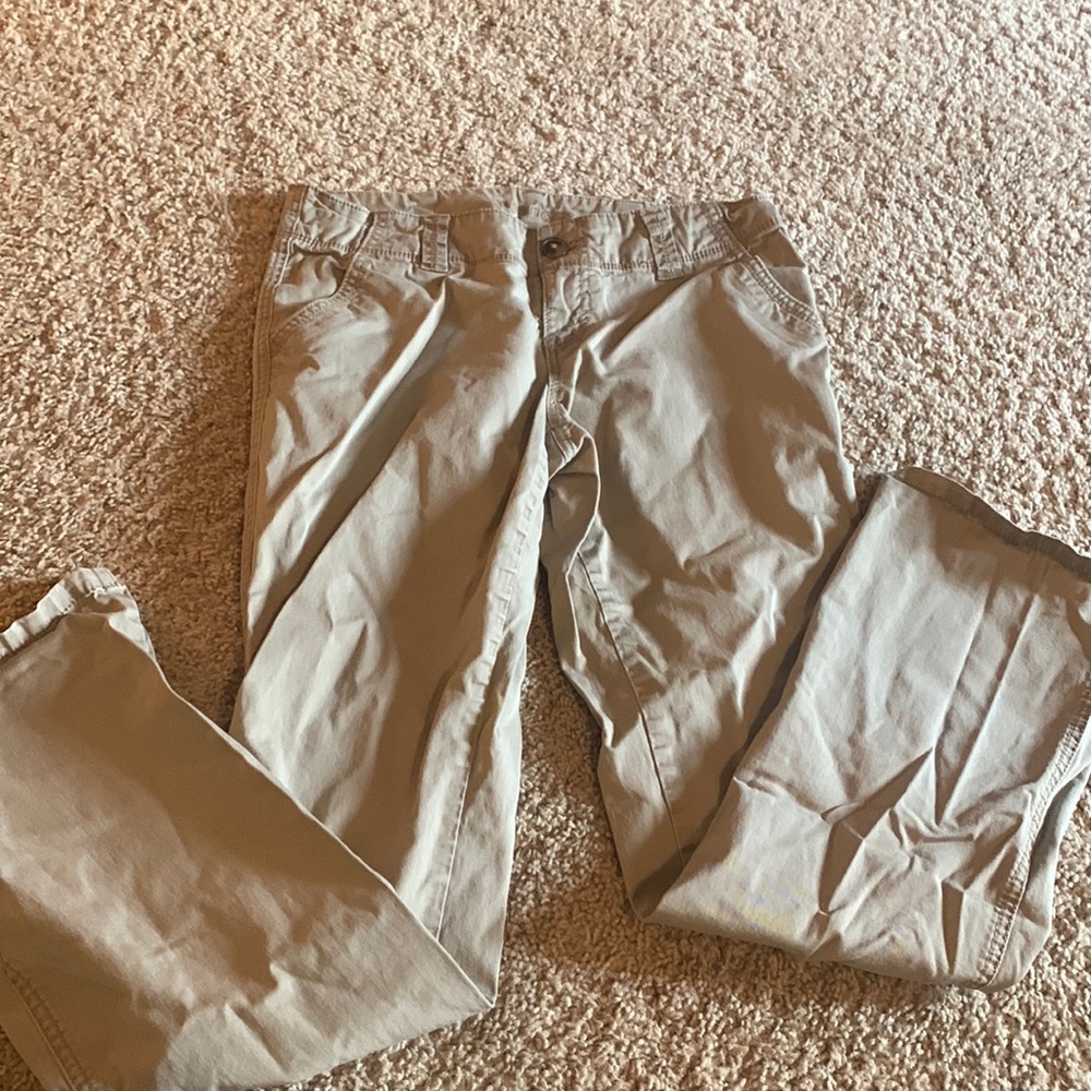 Maurices 3/4 Khakis